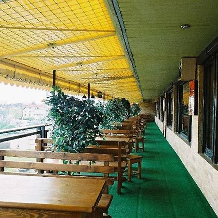 Hotel Satelit 皮耶什佳尼 外观 照片