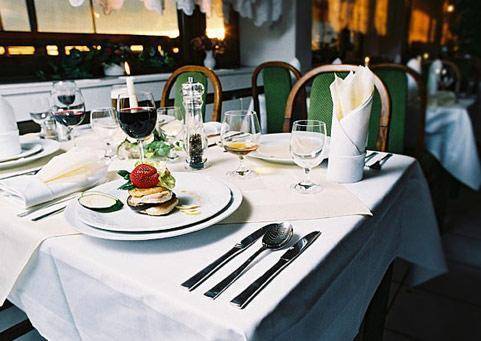Hotel Satelit 皮耶什佳尼 外观 照片